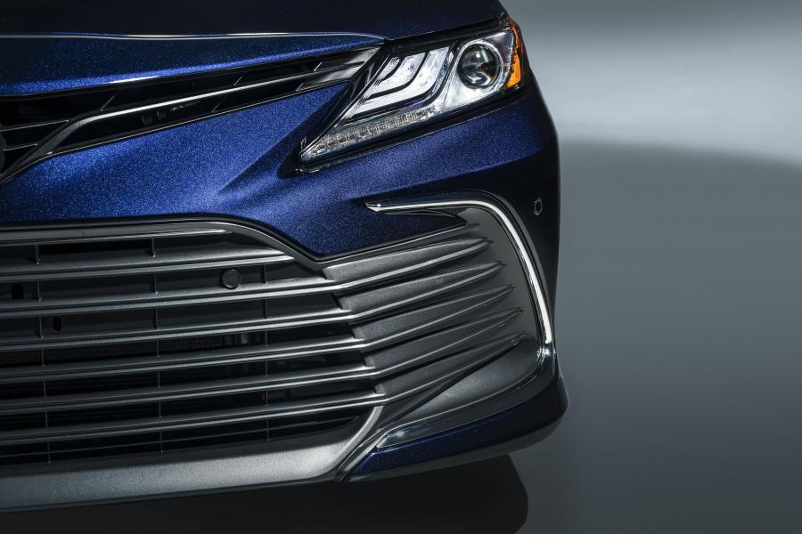 Детали экстерьера Toyota Camry XLE 2020 года  (NA) (фото 10 из 11)